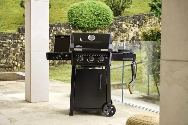 Grill gazowy Napoleon Freestyle 365 z 3 palnikami i palnikiem bocznym Grill gazowy Napoleon Freestyle 365 z 3 palnikami i palnikiem bocznym